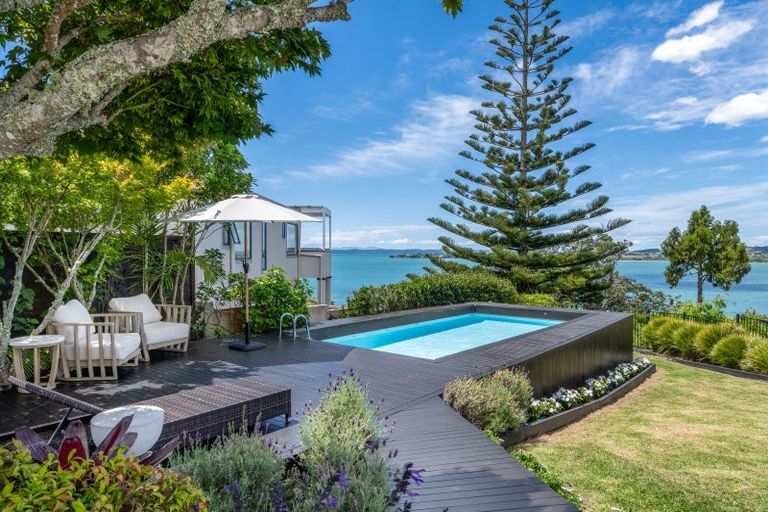 Photo of property in 1/121 Pah Road, Cockle Bay, Auckland, 2014