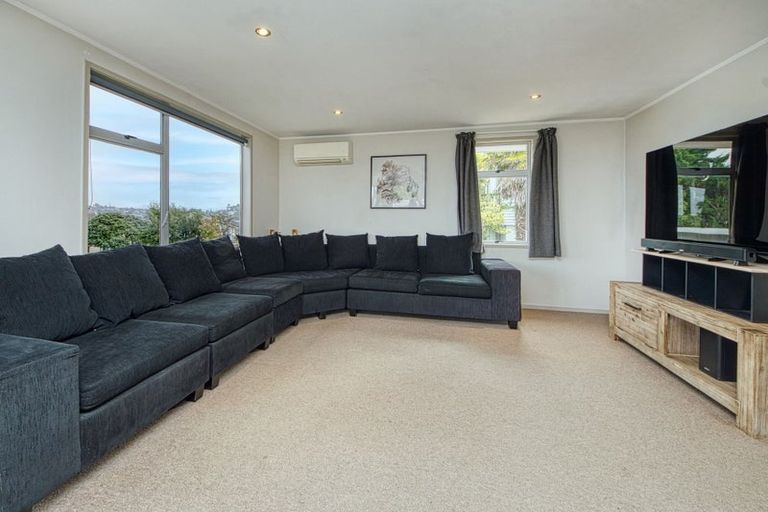 Photo of property in 32 Glenbervie Crescent, Massey, Auckland, 0614