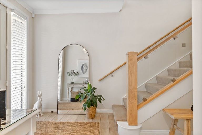 Photo of property in 2 Glen Bridge Lane, Harewood, Christchurch, 8051