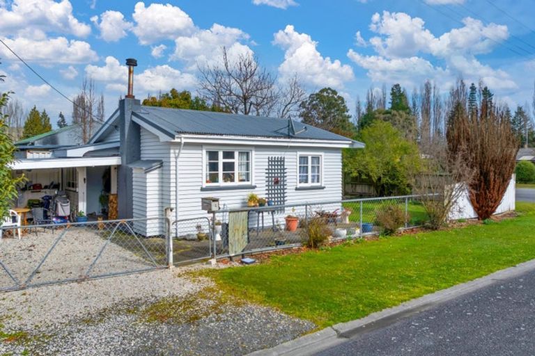 Photo of property in 7 Cheviot Street, Waiau, 7332