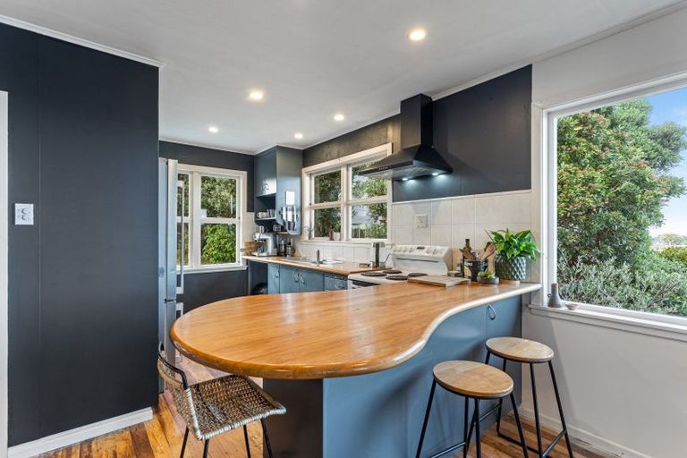 Photo of property in 6 Tainui Street, Castlecliff, Whanganui, 4501