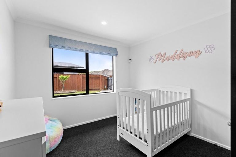 Photo of property in 7 Nevada Way, Kelvin Grove, Palmerston North, 4414