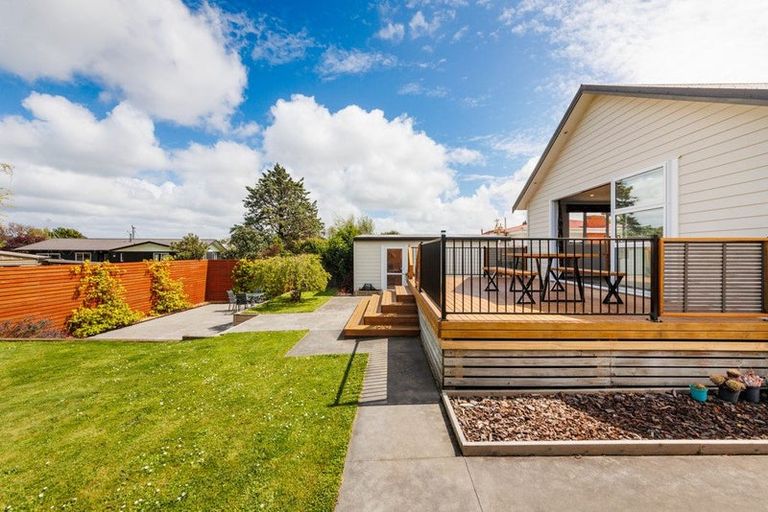 Photo of property in 32 Milton Street, Roslyn, Palmerston North, 4414