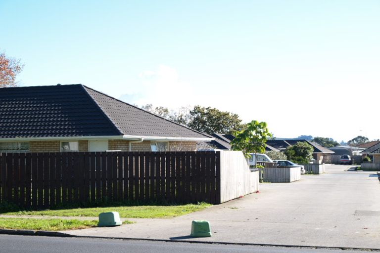 Photo of property in 387b Massey Road, Mangere East, Auckland, 2024