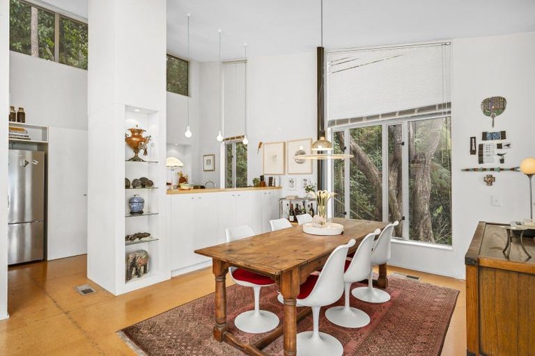 Photo of property in 36a Fortification Road, Karaka Bays, Wellington, 6022