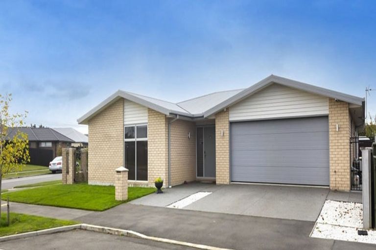 Photo of property in 94 Rannoch Drive, Broomfield, Christchurch, 8042