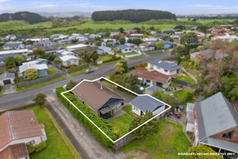 Photo of property in 99 Norfolk Crescent, Otaki Beach, Otaki, 5512