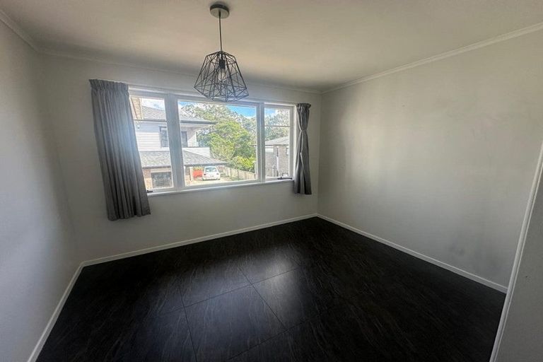 Photo of property in 8 Celsmere Lane, Te Atatu Peninsula, Auckland, 0610