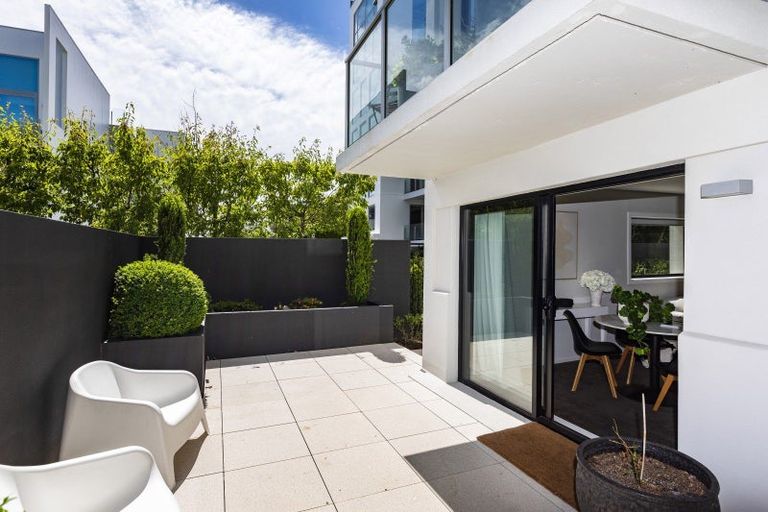 Photo of property in 2/18 Carlton Mill Road, Merivale, Christchurch, 8014