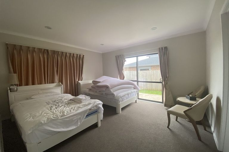 Photo of property in 9 Iwinuku Court, Wattle Downs, Auckland, 2103