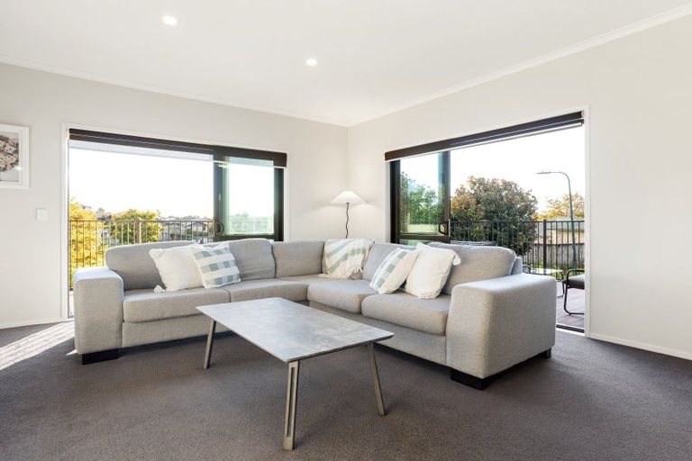 Photo of property in 22 Pointon Glade, Grandview Heights, Hamilton, 3200