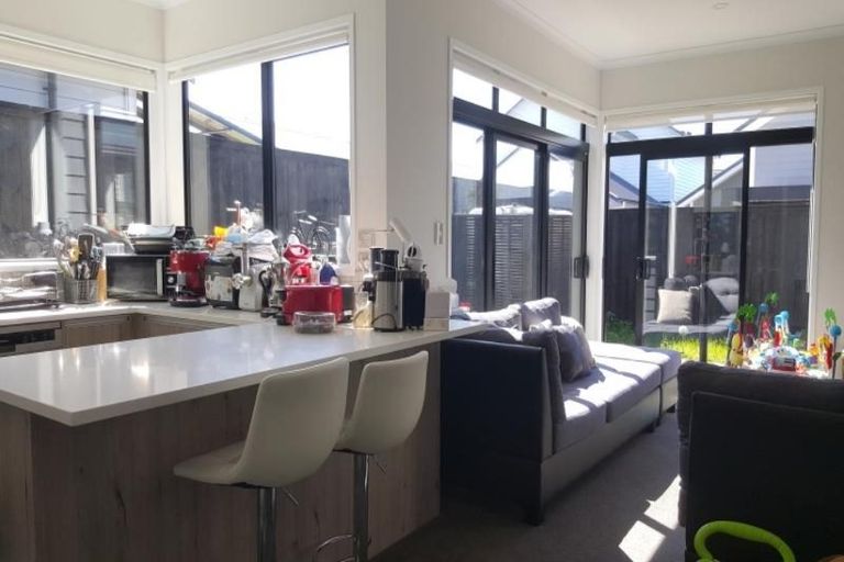 Photo of property in 12 Poaka Road, Hobsonville, Auckland, 0616