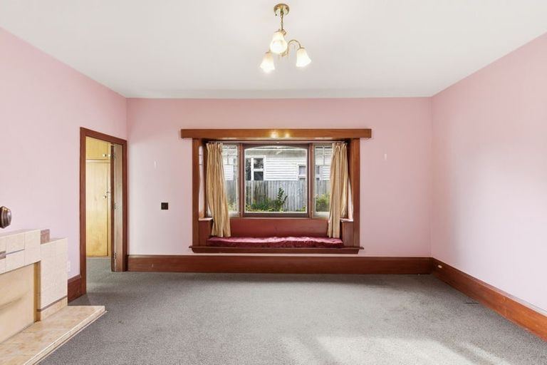Photo of property in 48 Saint Andrews Square, Strowan, Christchurch, 8052