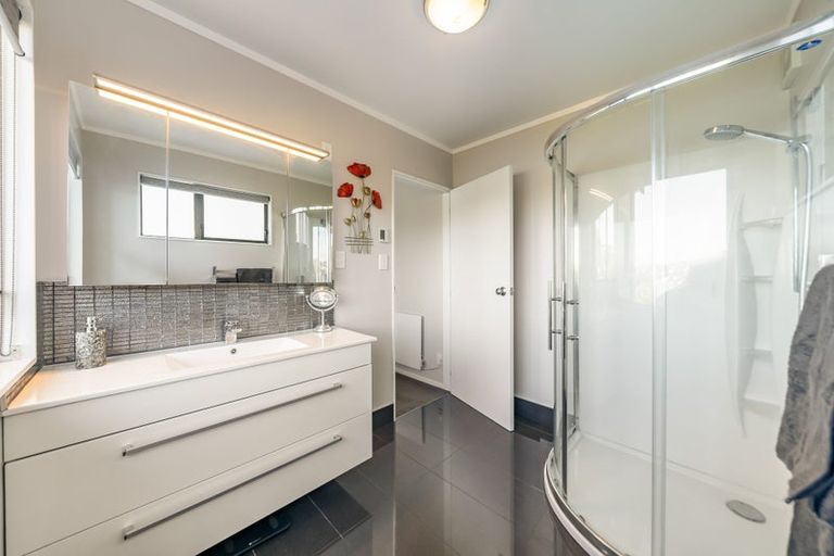 Photo of property in 14 Spinnaker Drive, Whitby, Porirua, 5024