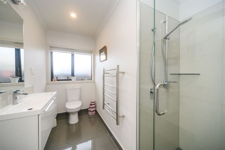 Photo of property in 2/2 Church Street, Terrace End, Palmerston North, 4410