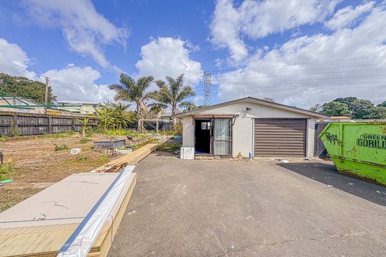 Photo of property in 43 Sandbrook Avenue, Otara, Auckland, 2023