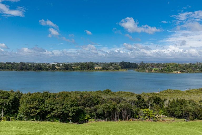 Photo of property in 31 James Paige Lane, Riverhead, 0793