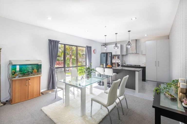 Photo of property in 12 Hampshire Court, Flagstaff, Hamilton, 3210