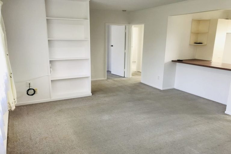 Photo of property in 5/85 Edmonton Road, Henderson, Auckland, 0612