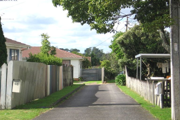 Photo of property in 100 Bruce Mclaren Road, Henderson, Auckland, 0612