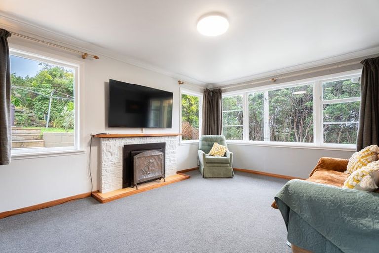 Photo of property in 1 Rimu Street, Tawa, Wellington, 5028