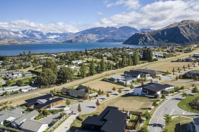 Photo of property in 23 Greenbelt Place, Wanaka, 9305