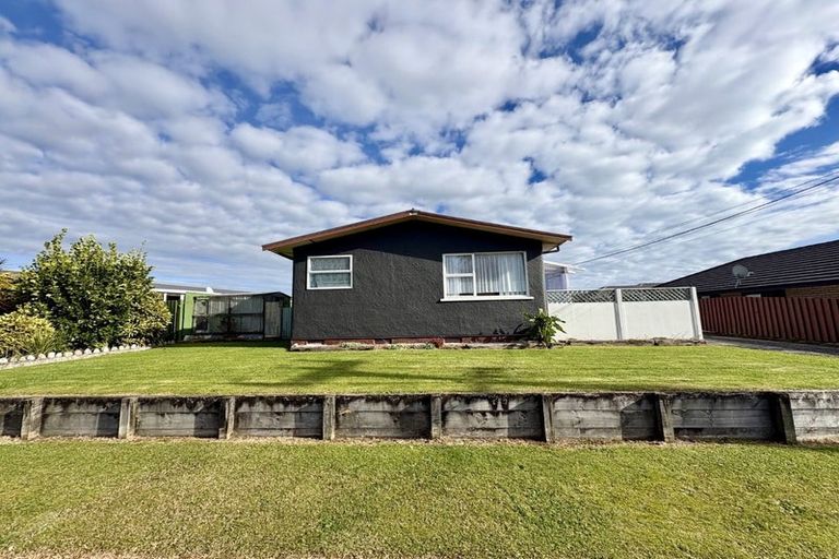 Photo of property in 48 Peel Street, Westport, 7825