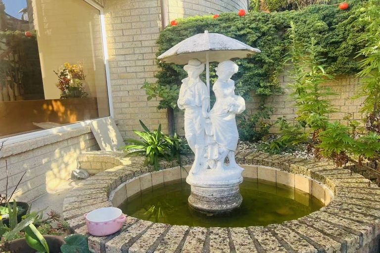 Photo of property in 15 Constable Lane, West Harbour, Auckland, 0618