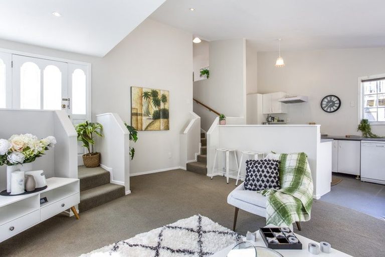 Photo of property in 23 Makiri Street, Helensville, 0800