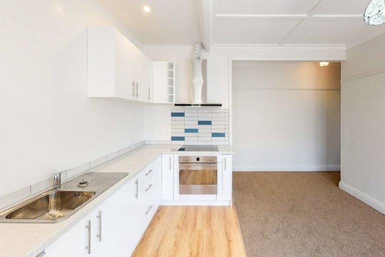 Photo of property in 18 Waipapa Terrace, Hataitai, Wellington, 6021