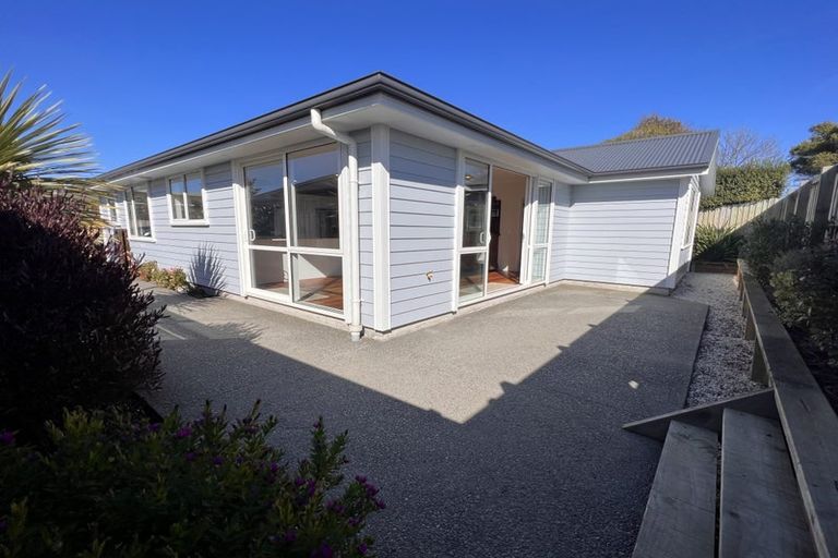 Photo of property in 18 Derrett Place, Saint Martins, Christchurch, 8022