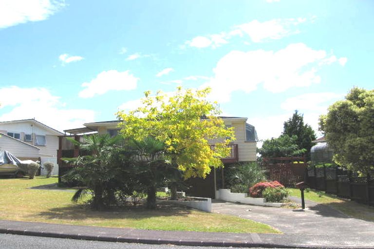 Photo of property in 7 Cockayne Crescent, Sunnynook, Auckland, 0620