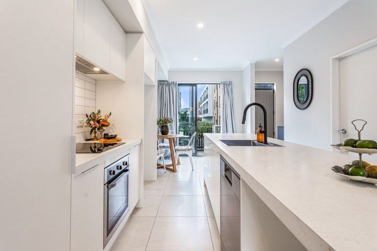 Photo of property in 37 Nugget Avenue, Hobsonville, Auckland, 0616