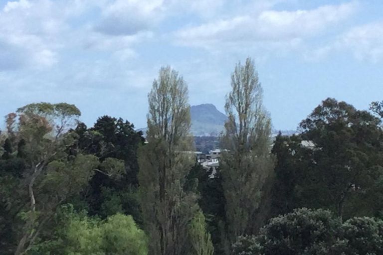 Photo of property in 33r Oceana Drive, Welcome Bay, Tauranga, 3175