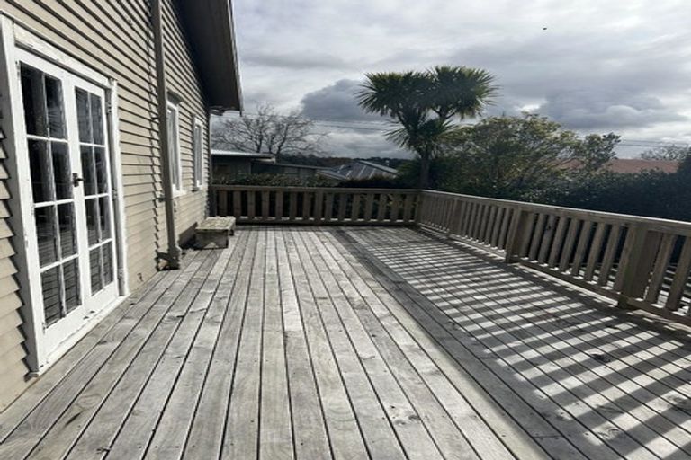 Photo of property in 33 Roland Road, Greenhithe, Auckland, 0632