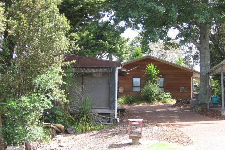 Photo of property in 39 Dakota Avenue, Beach Haven, Auckland, 0626