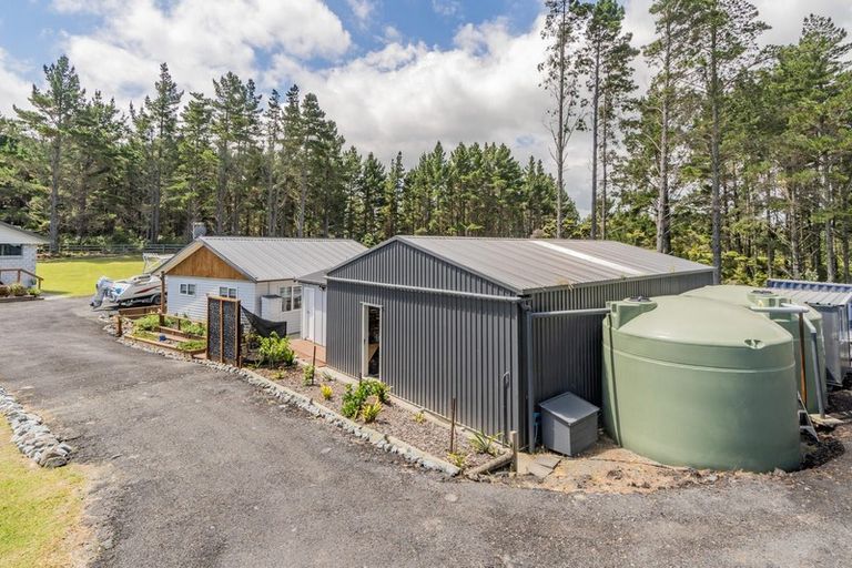 Photo of property in 837 Ararimu Valley Road, Helensville, Waimauku, 0882