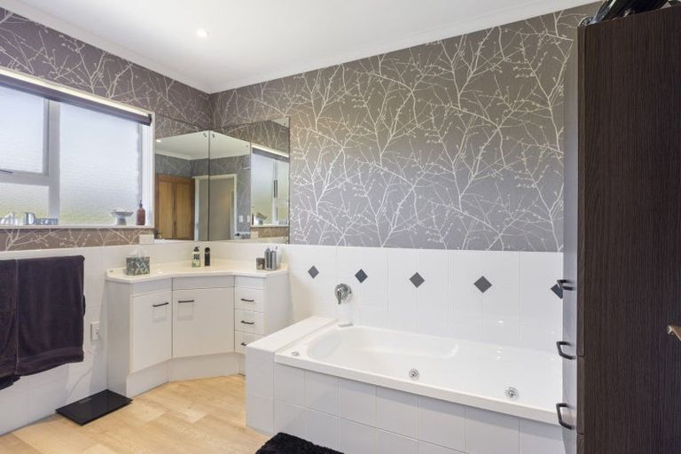 Photo of property in 281 Waihi Road, Hawera, 4673