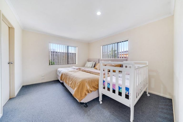 Photo of property in 16 Maadi Place, Papakura, 2110