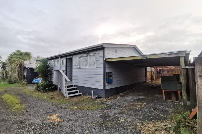 Photo of property in 2/18 Craigbank Avenue, New Lynn, Auckland, 0600