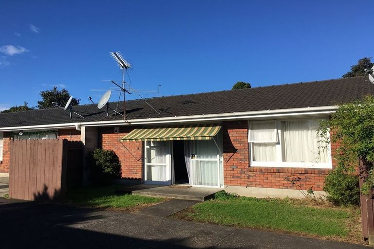 Photo of property in 2/86 Carruth Road, Papatoetoe, Auckland, 2025