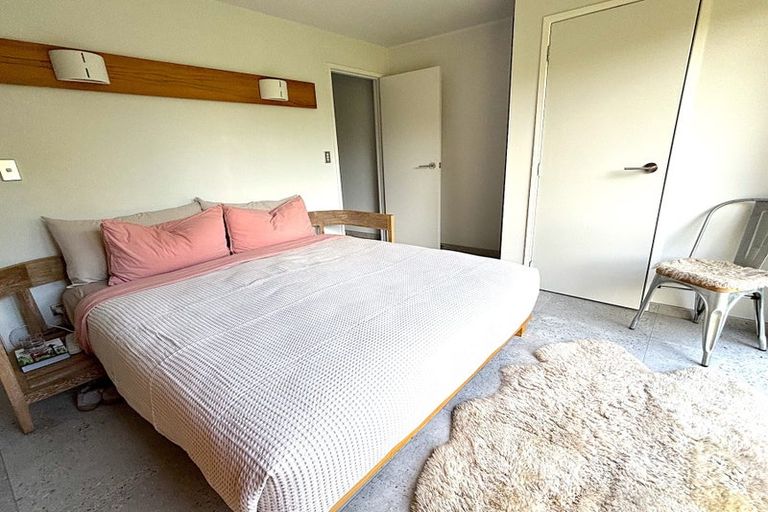 Photo of property in 24 Carnmore Place, Torbay, Auckland, 0630