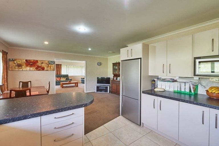 Photo of property in 47 Parnell Heights Drive, Kelvin Grove, Palmerston North, 4414