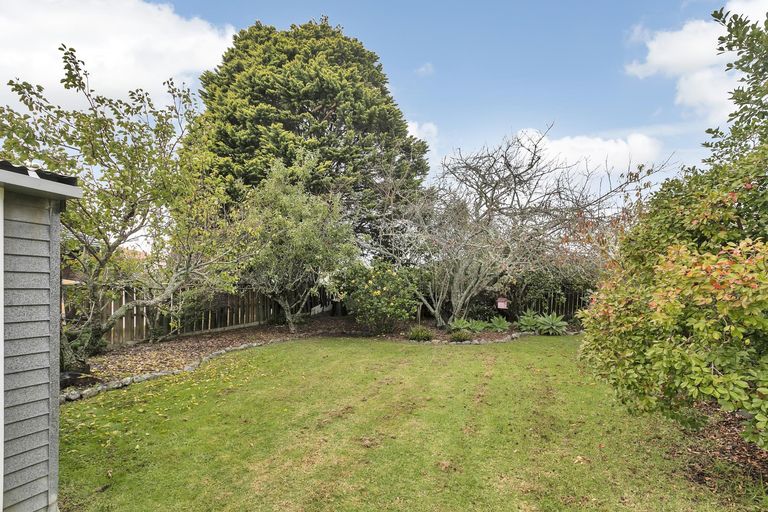 Photo of property in 126 Hutchinson Avenue, New Lynn, Auckland, 0600