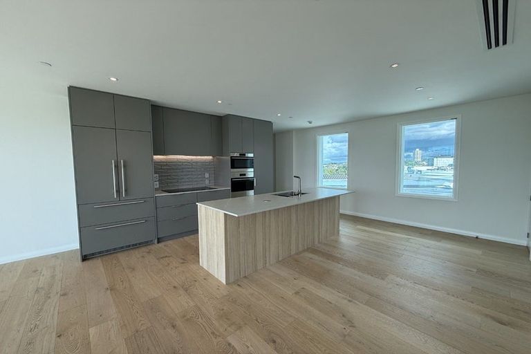 Photo of property in 601/20 Omana Road, Milford, Auckland, 0620