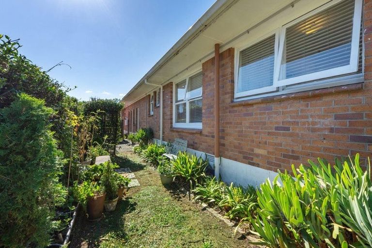 Photo of property in 1/153 Shakespeare Road, Milford, Auckland, 0620