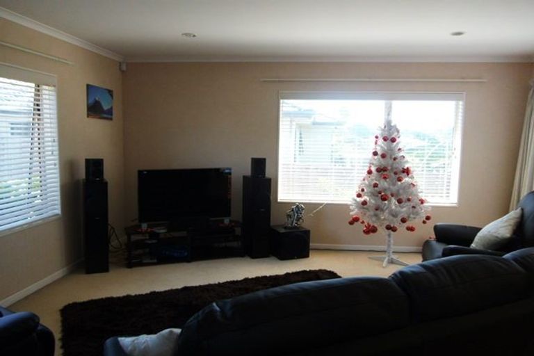 Photo of property in 4a Hugh Brown Drive, New Lynn, Auckland, 0600