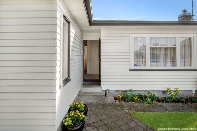 Photo of property in 1 Chester Street, Taradale, Napier, 4112