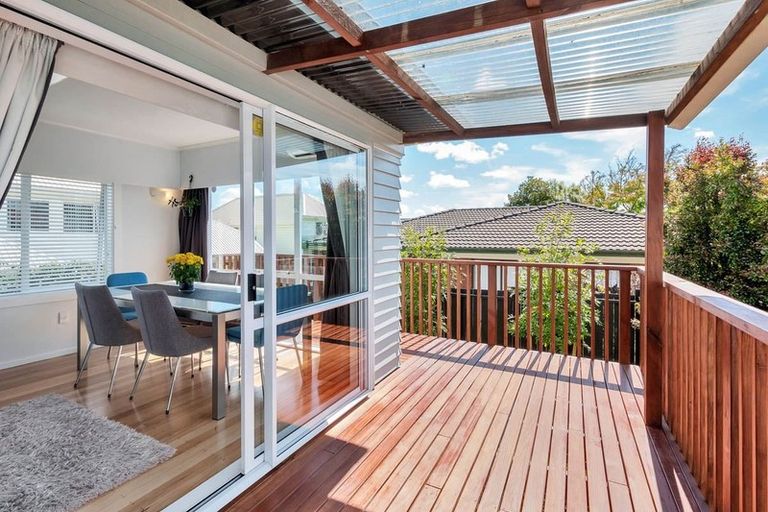 Photo of property in 1 Newington Road, Henderson, Auckland, 0612