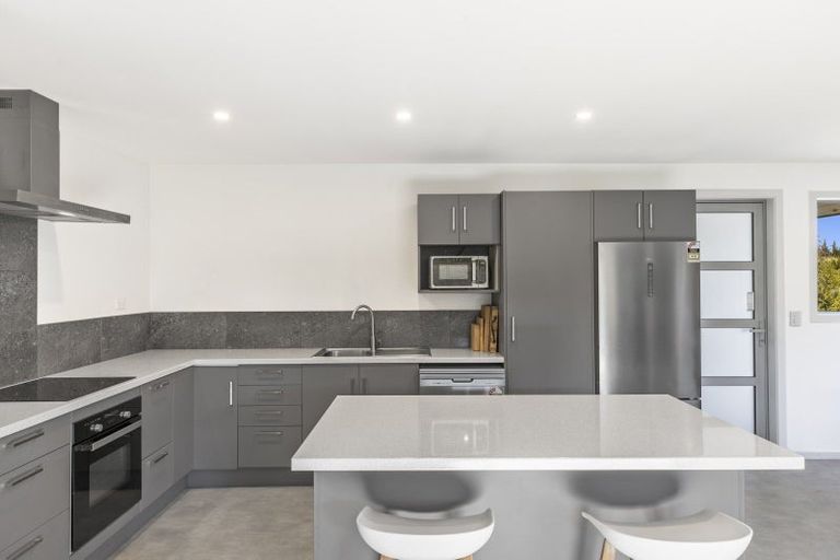 Photo of property in 13 Bell Street, Lake Hawea, 9382